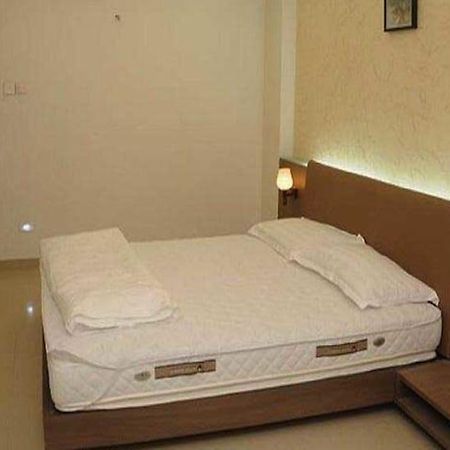Royal Inn Ankleshwar Екстер'єр фото