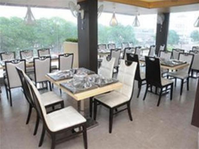 Royal Inn Ankleshwar Екстер'єр фото
